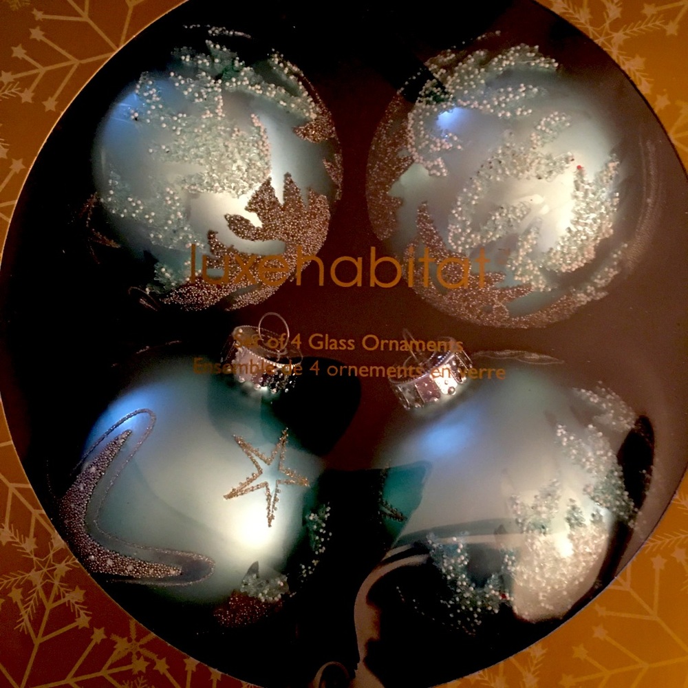 Luxe Habitat Christmas ornaments. Box of 4.